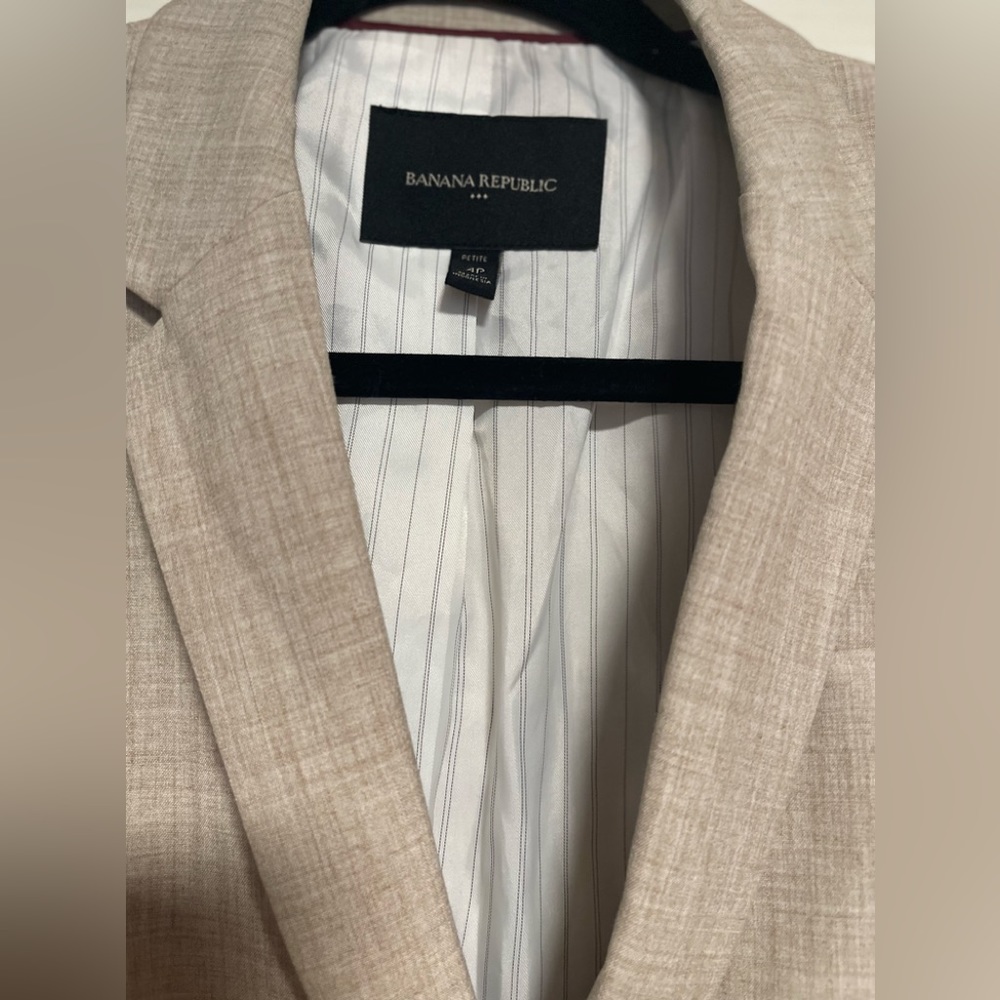 Banana Republic Blazer - Picture 3 of 9